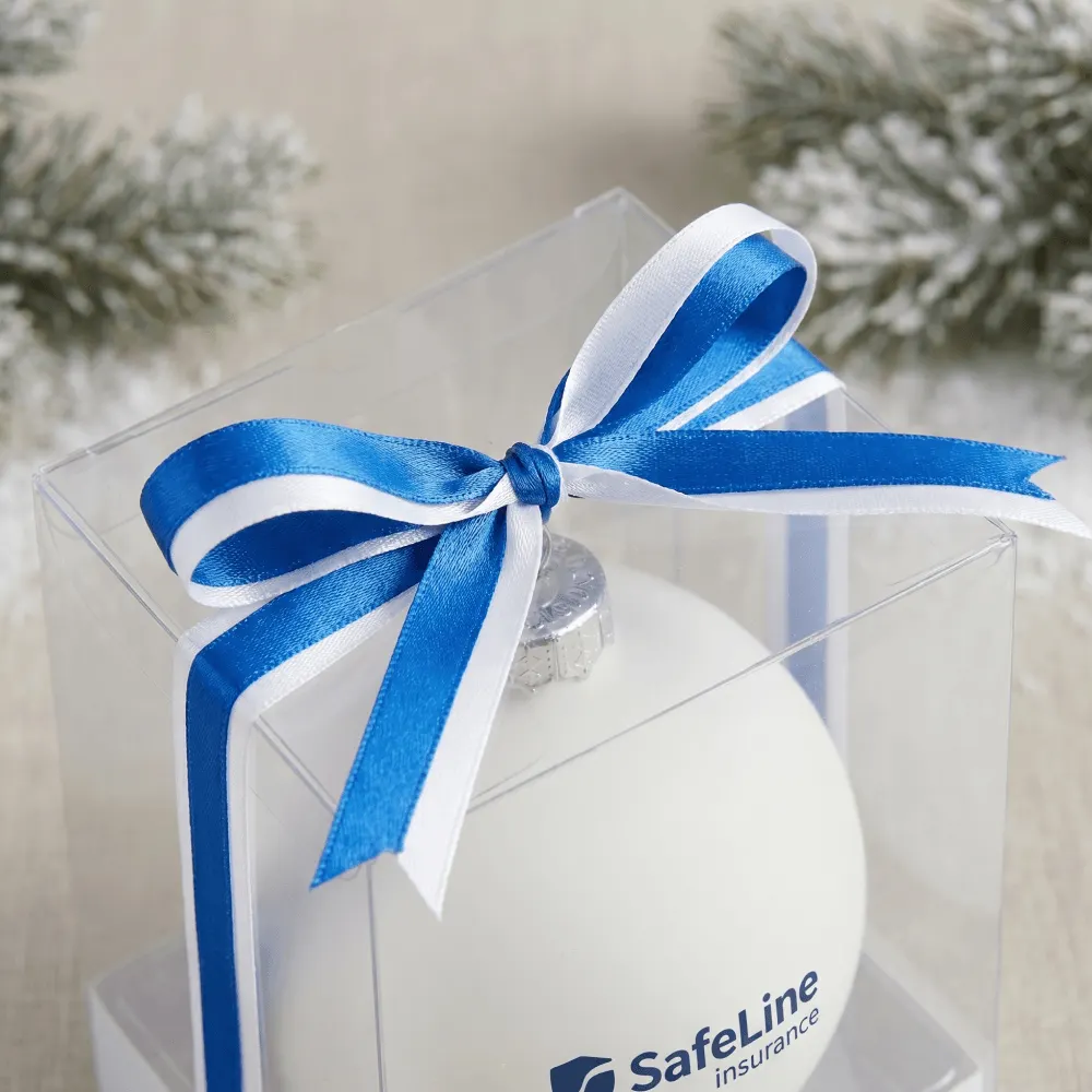 Ёлочный шар SafeLine Insurance в прозрачной упаковке — материал и цвет