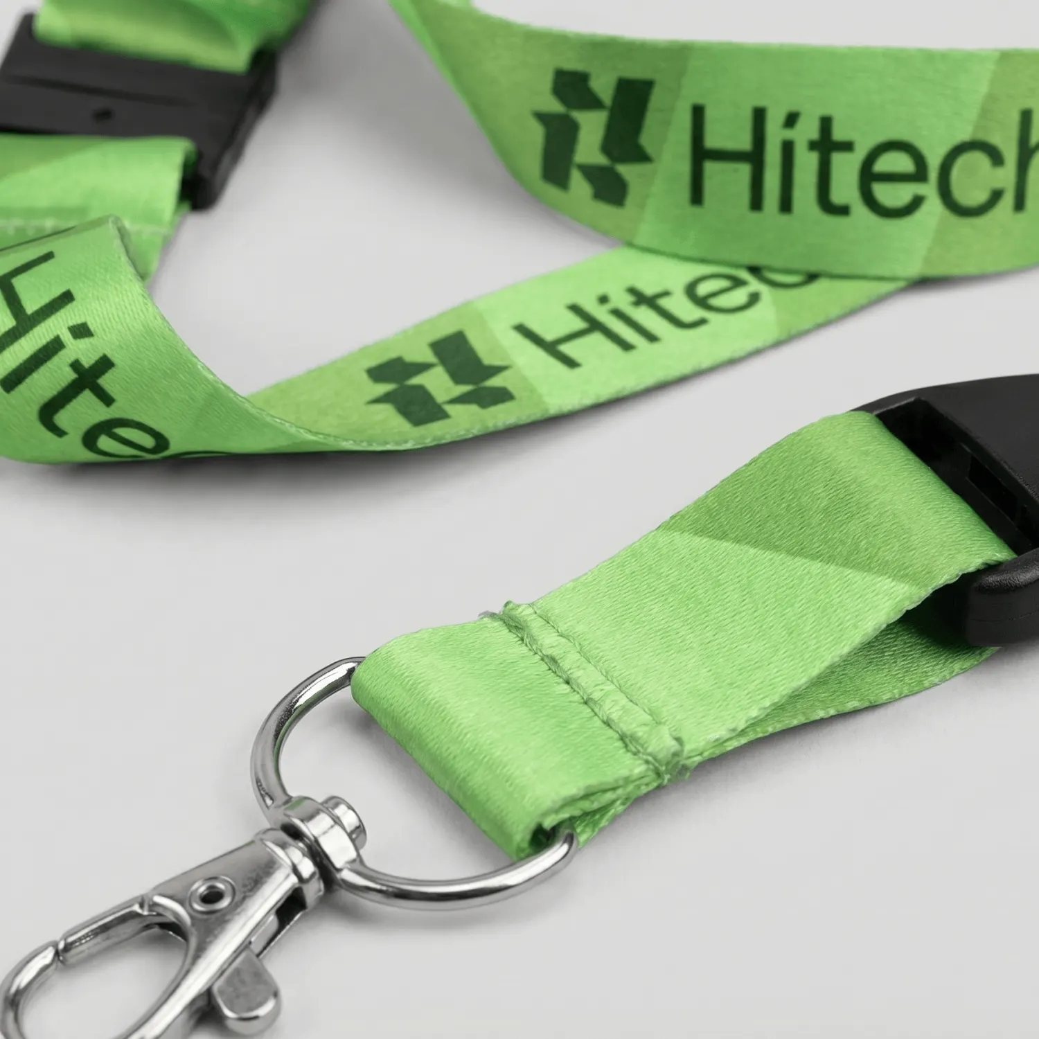 Ленты для бейджей с печатью логотипа Hitech на заказ — материал и цвет