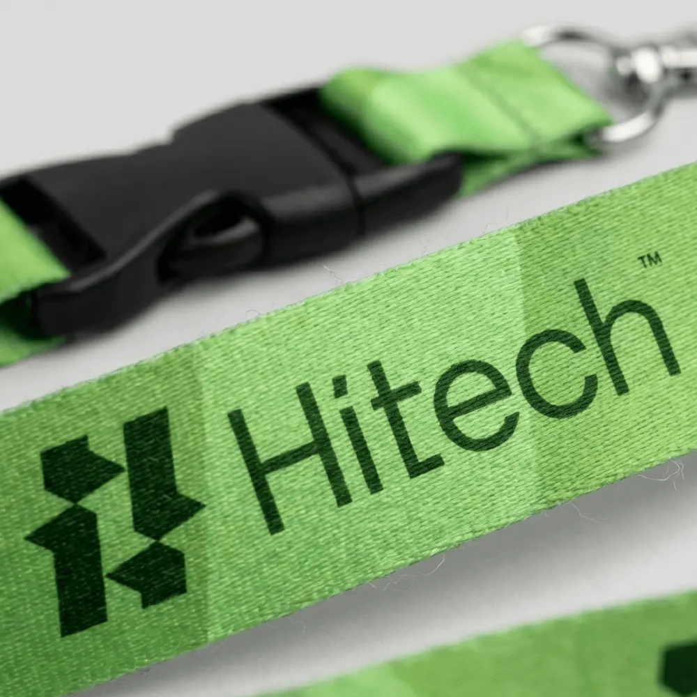 Ленты для бейджей с печатью логотипа Hitech на заказ — фактура