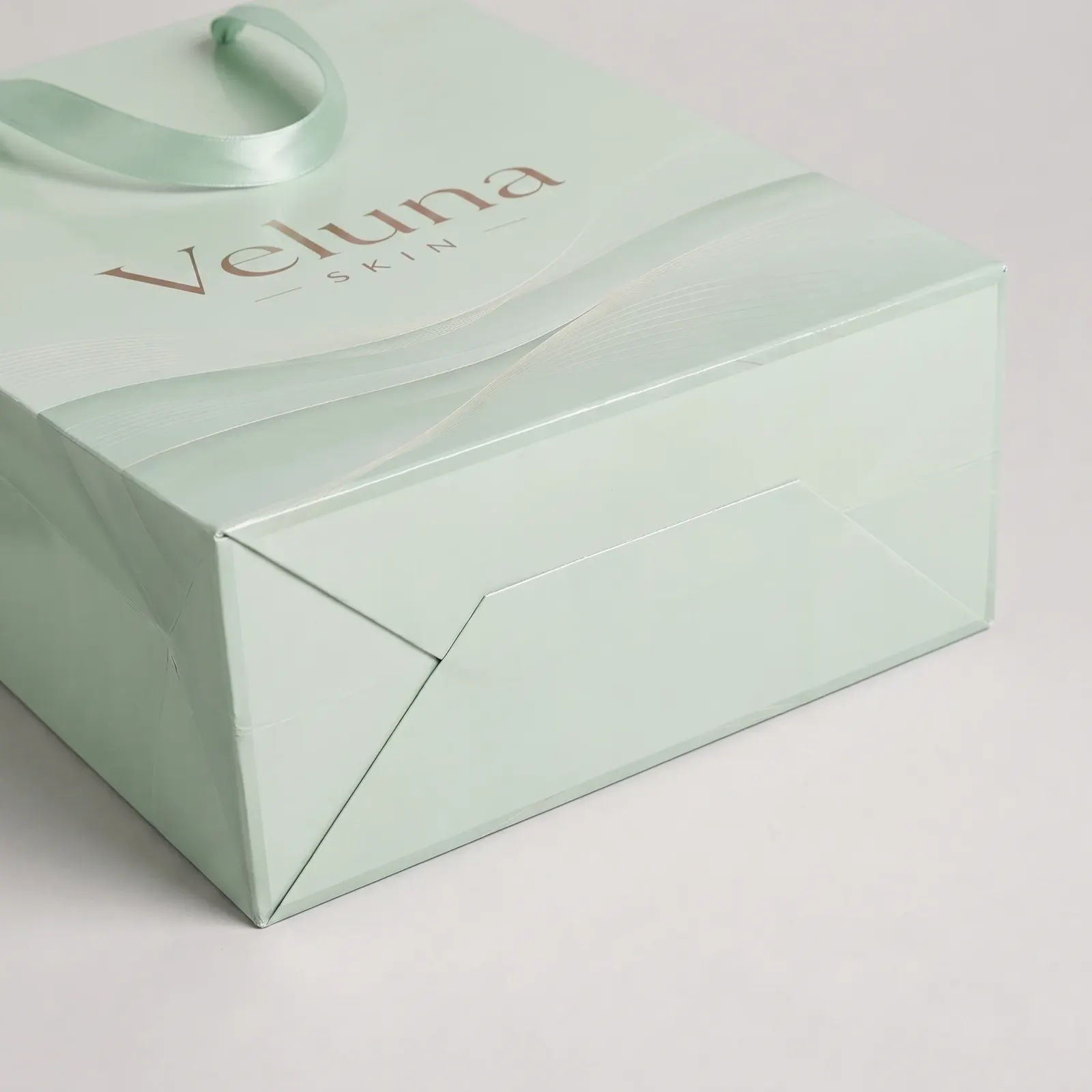 Премиальные пакеты Veluna Skin с золотым тиснением — брендирование